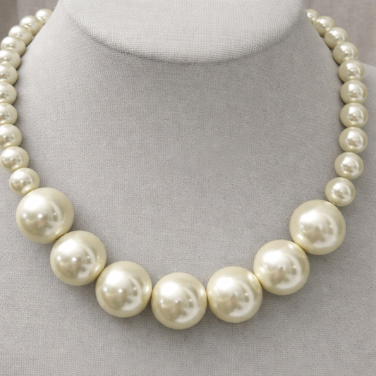 OFF WHITE PEARL NECKLACE